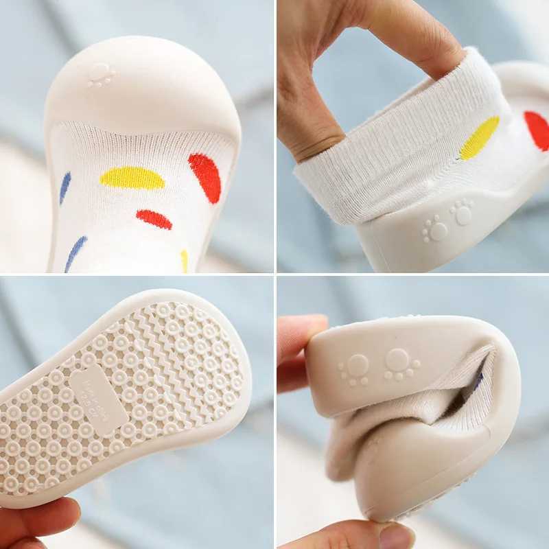 Cartoon childrens shoes with animal patterns anti slip silicone soles baby floor socks breathable and casual cotton baby boys and girls shoes M240827