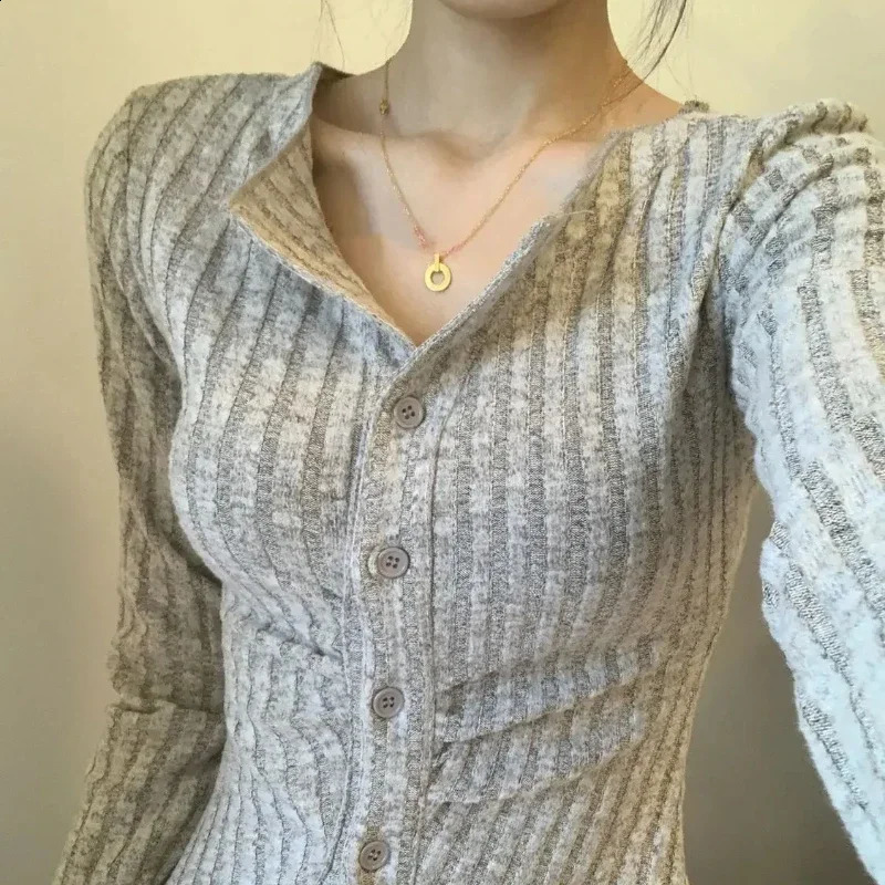 Knitted long sleeved polo neck womens T-shirt for autumn and winter fashionable and elegant clothing for sale womens T-shirt 240827