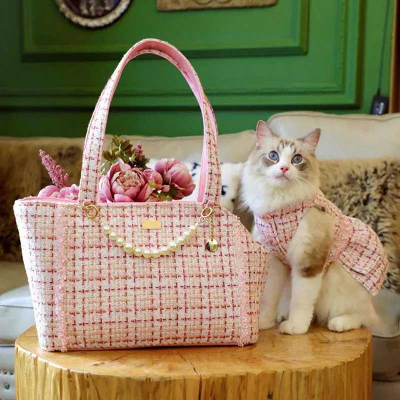 Luxury design pet carrier puppy tote bag outdoor dog accessories pet tote bagX240827