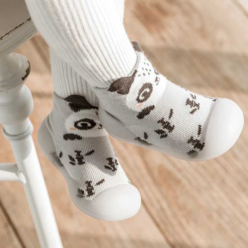 New autumn winter preschool baby first shoes 6M-3Y childrens indoor anti slip cartoon socks shoes rubber sole cotton pre walking shoes M240827