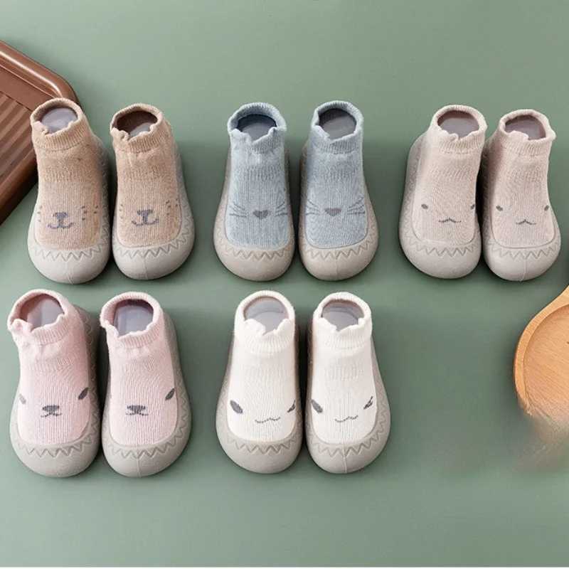Baby walking shoes with soft soles non slip breathable socks and indoor and outdoor boy and girl odor resistant board shoes M240827