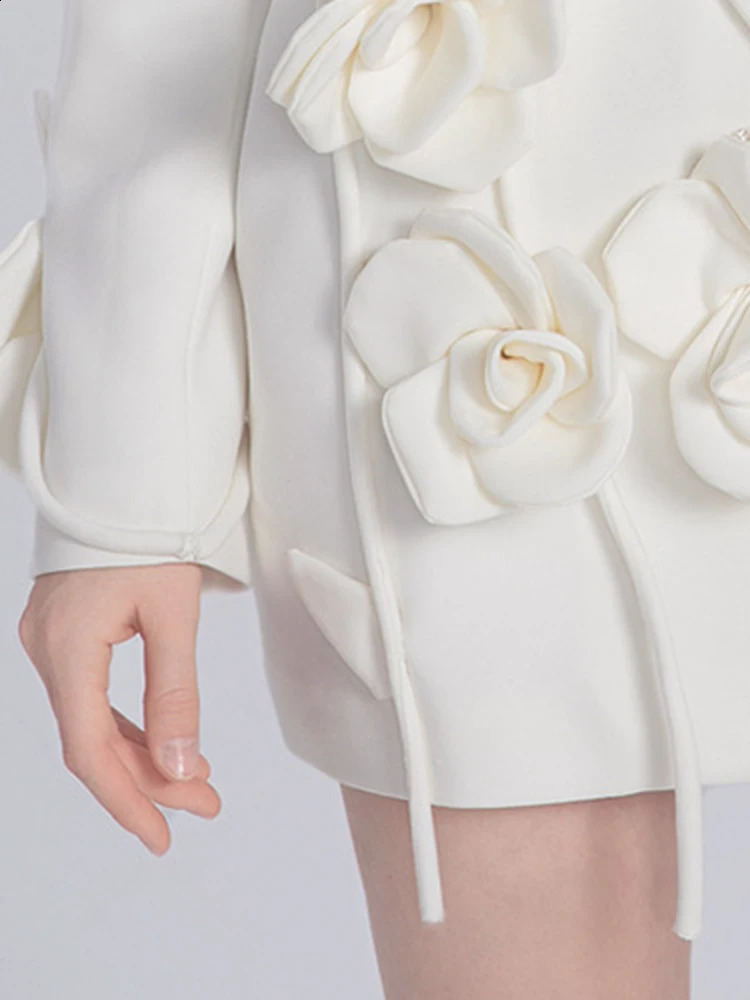 SHENGPALAE Three-d Flower Spliced Blazers For Women Niche Solid Color Versatile Suit Jacket Spring Trendy 5R8937 240826