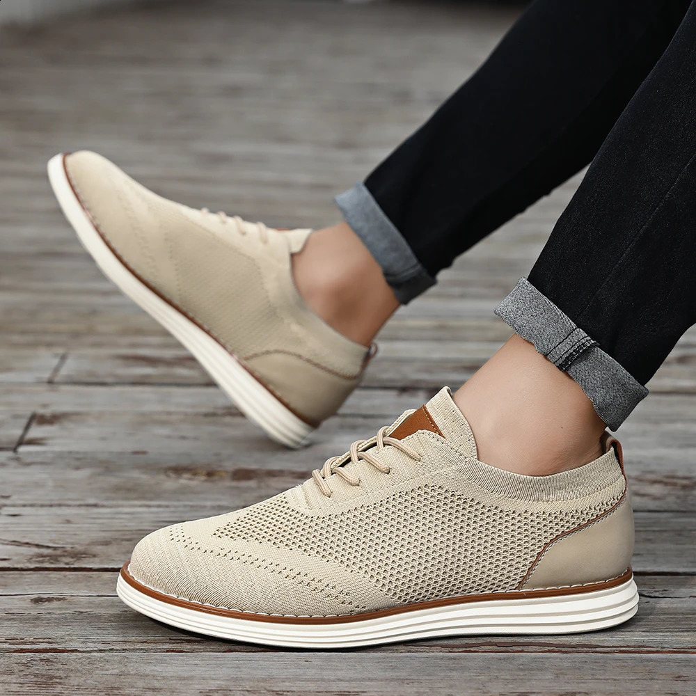 Mens lightweight and breathable casual shoes 240827