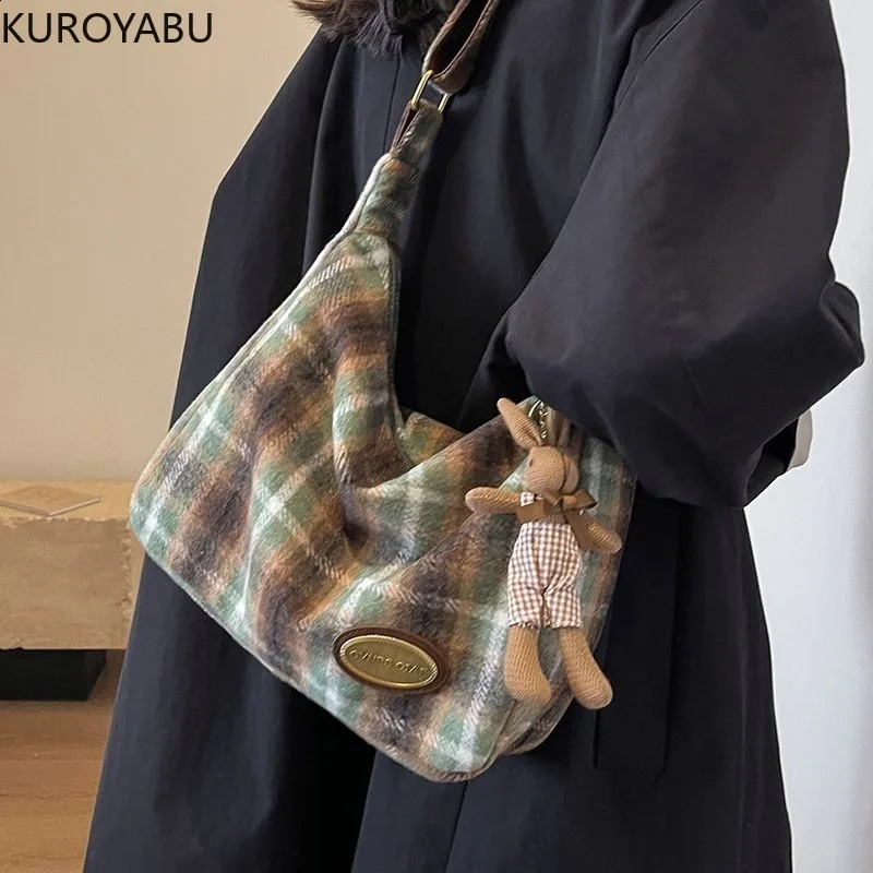 Women Handbag Large Capacity Plush Shoulder Bags Plaid Pattern Tote Bag Vintage Fashion Shopping Underarm Bag Bolsos De Mujer 240827