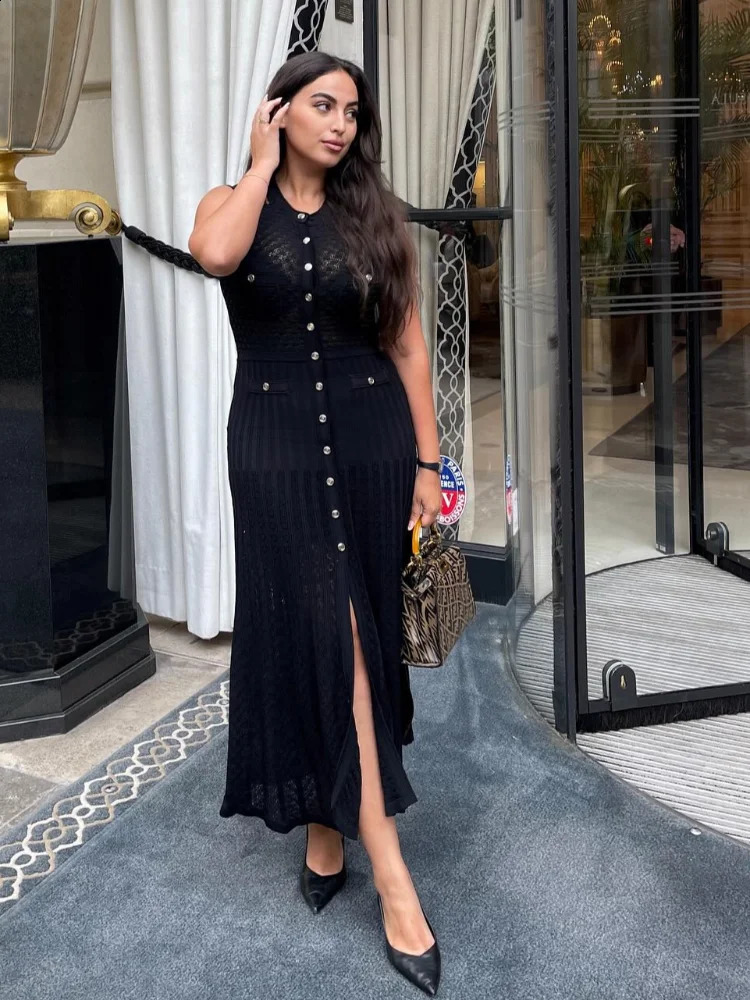 Elegant sleeveless single mouth knitted long dress for women Oneck split style summer womens street party 240826