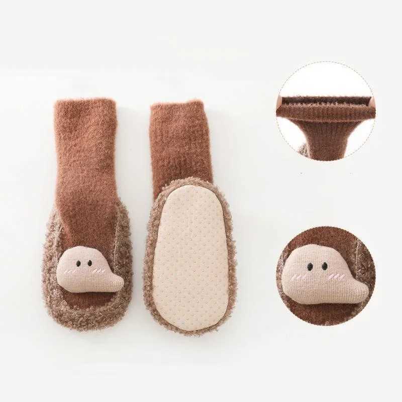 1 pair of warm plush babys first walking cartoon cute cloud socks suitable for childrens autumn indoor anti slip floor shoes M240827