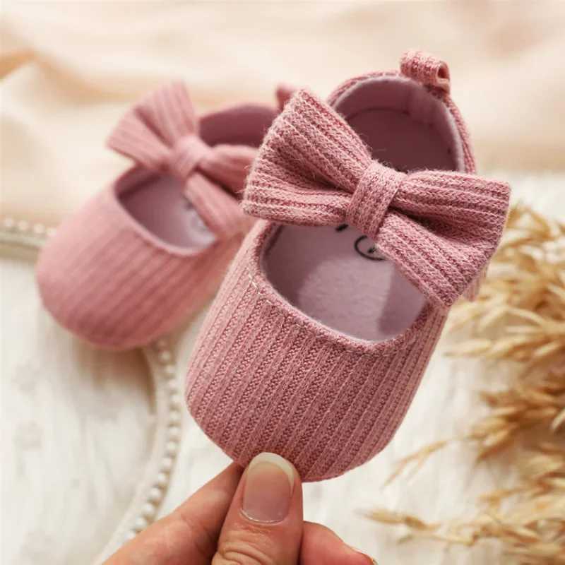 1 year ago wool girl baby shoes soft soled princess baby shoes comfortable bow baby shoes cute and fashionable childrens shoes M240827
