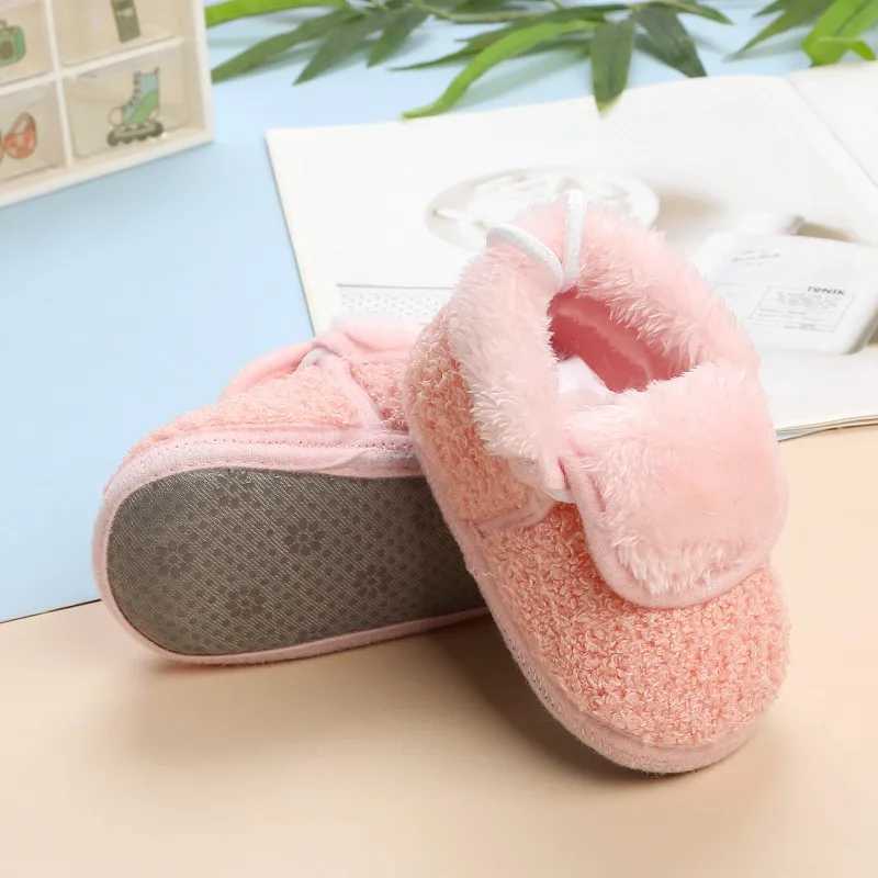 Winter and autumn baby shoes for girls aged 0-15 months warm fur for newborns snow boots for young children soft soles for boys first walker for 1 yea