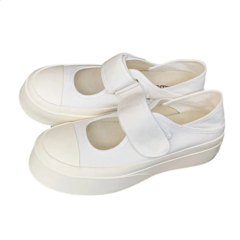 High quality uniform canvas shoes womens shoes Hong Kong taste niche retro big toe shoes college style student womens shoes 240827
