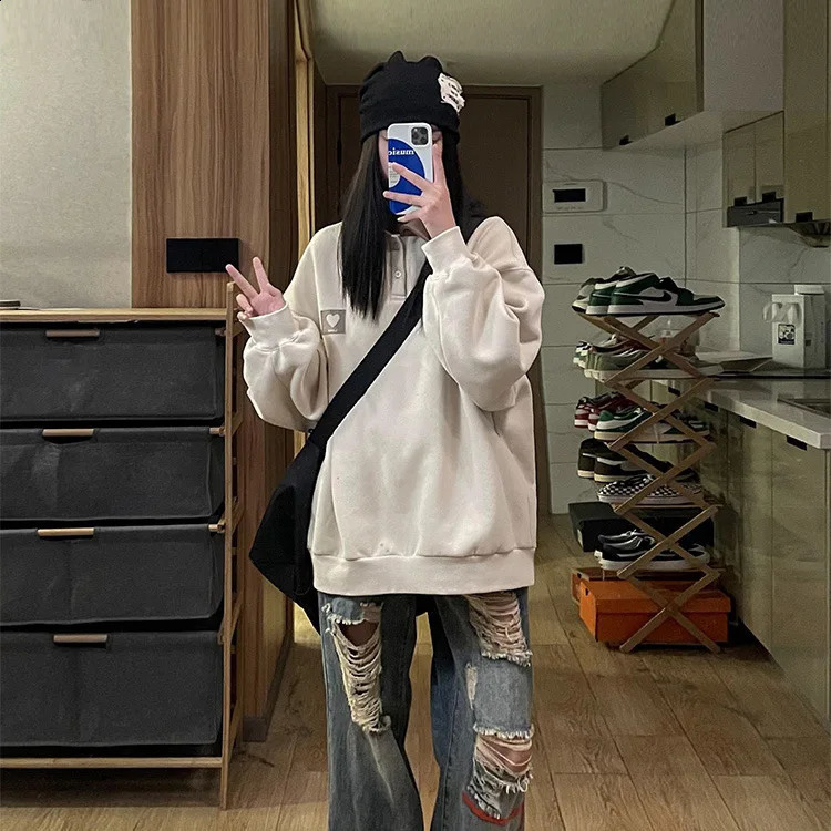 Polo neck hooded sweatshirt with heart-shaped pattern for women thick and warm autumn vintage womens hooded sweatshirt casual long sleeved oversized t