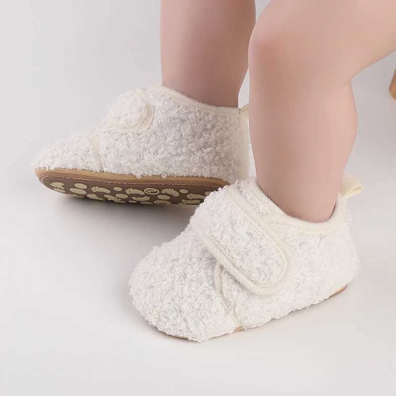 Autumn and Winter Warm Baby Boots Baby Plush Soft Wool First Step Walker Plush Thick Shoes Freshman Non slip Shoes M240827