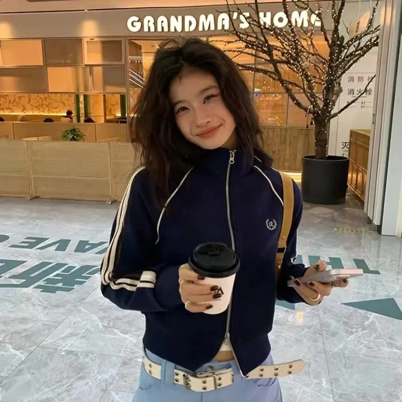 Cropped Track Jacket Women Loose Zipper Short Varsity Jackets Female Korean Style Streetwear Stripe Embroidery Coat Casual 240827