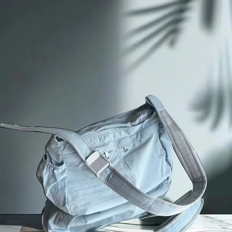 Lightweight Waterproof Sun Protection Canva Bag Large Capacity Multi-pocket Versatile Womens Shoulder Crossbody Bag 240826