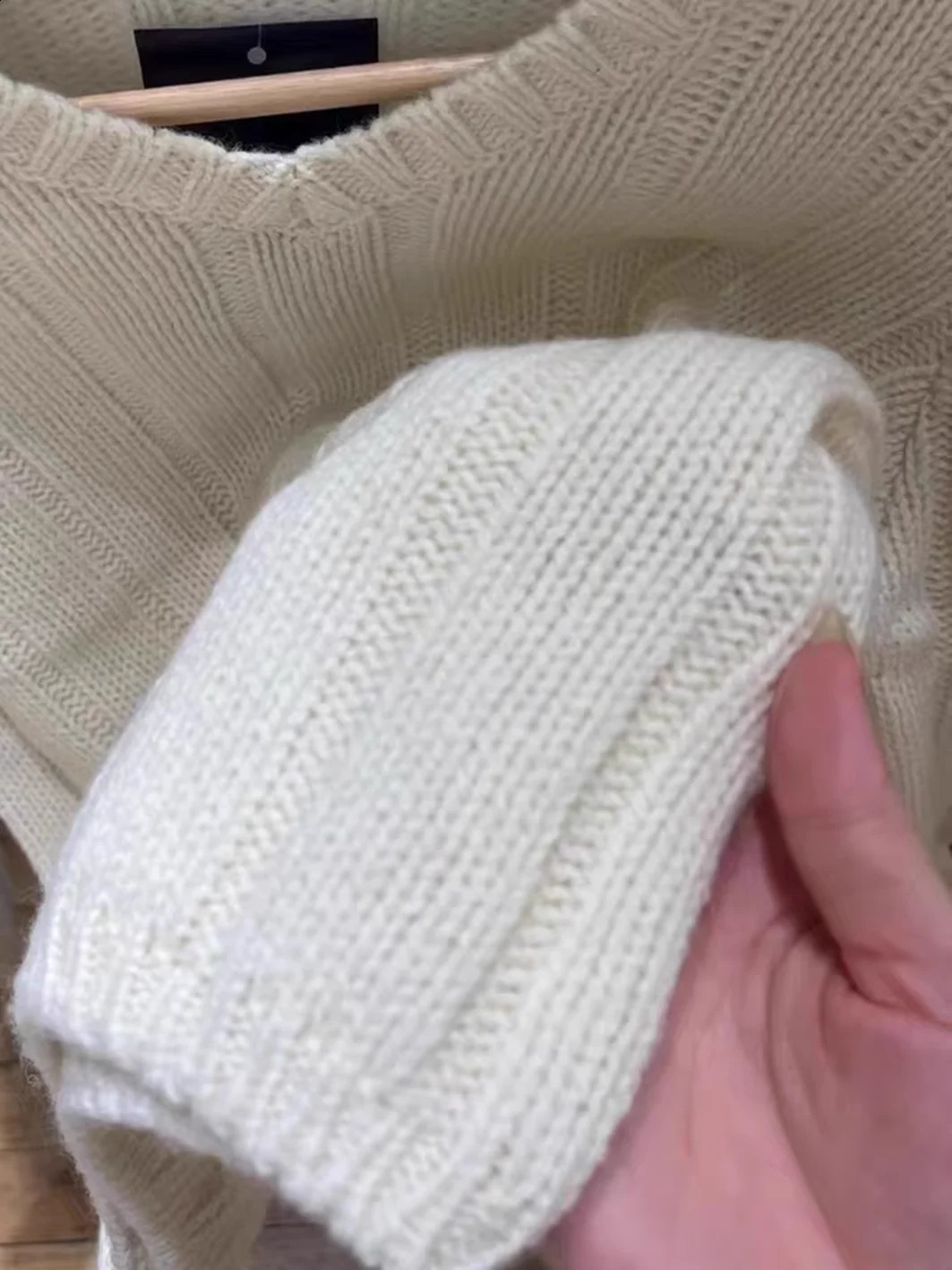 Beige Knitted Thick Warm Sweater Womens Autumn Sweet Vneck Long Sleeve Handle Y2k Top Harajuku Cute Cotton 240826