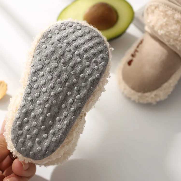 Autumn and winter baby cotton shoes childrens plush warm snow boots antiskid baby shoes indoor Flat noodles shoes the first step M240827