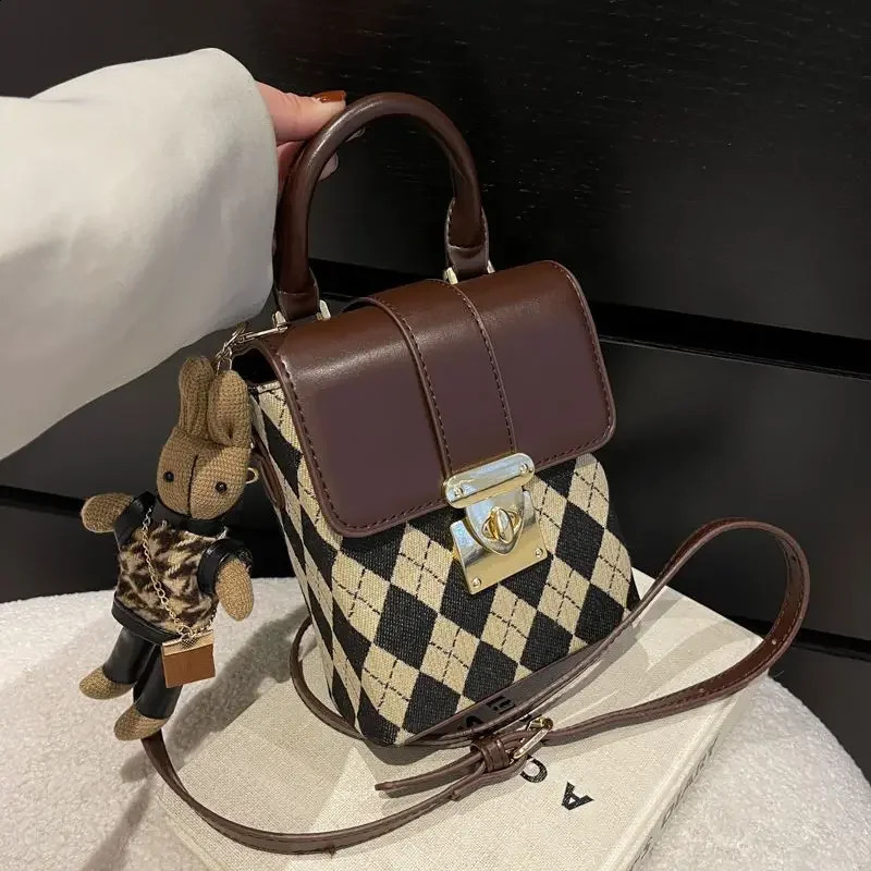 Stylish Versatile High-end Feel Crossbody Bag Womens 23 Model Single Shoulder Bag Fashionable Slant 240826