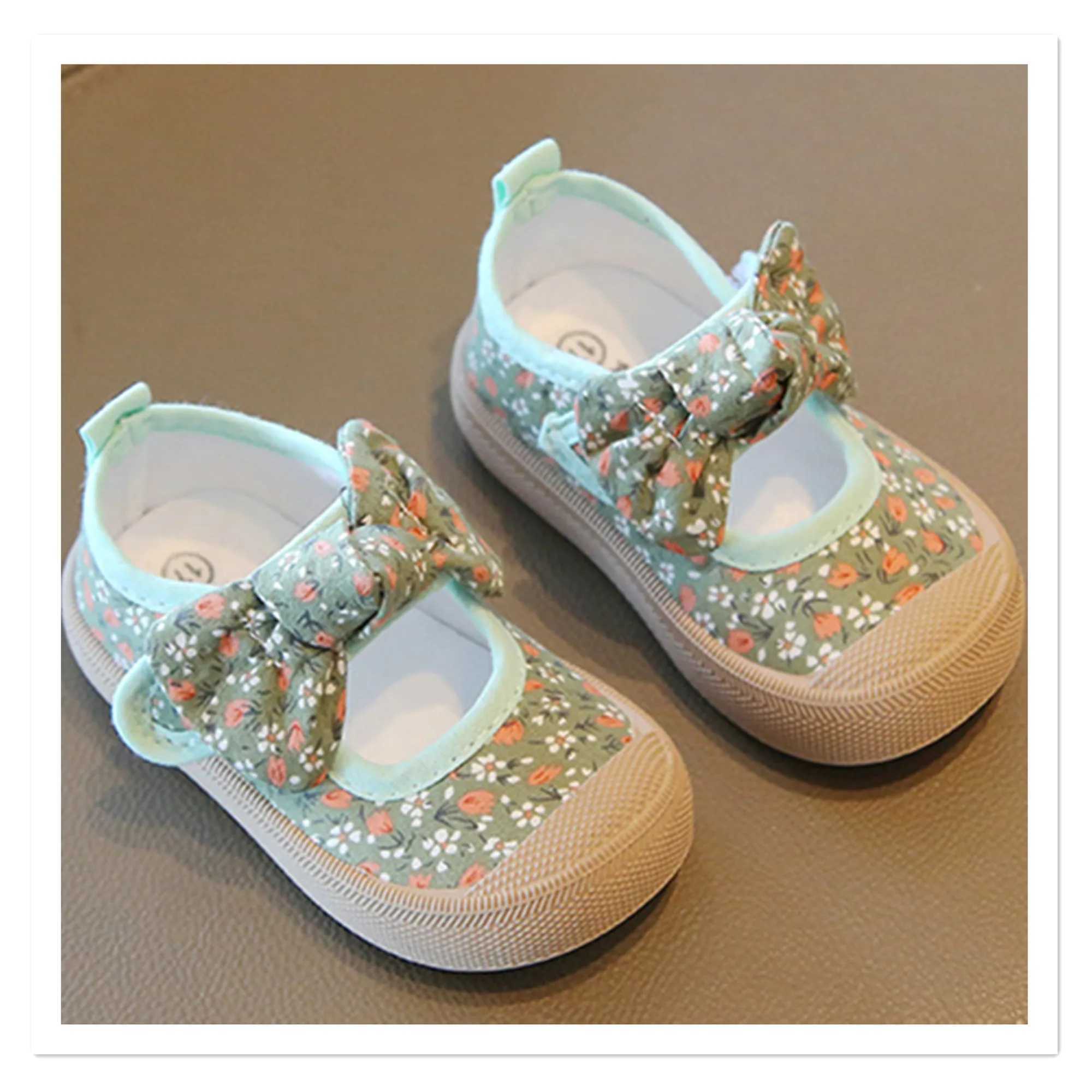Spring and Autumn Girls Soft soled Casual Canvas Shoes Season Single Shoes Kindergarten Nylon Buckle Breathable Baby Walk M240827