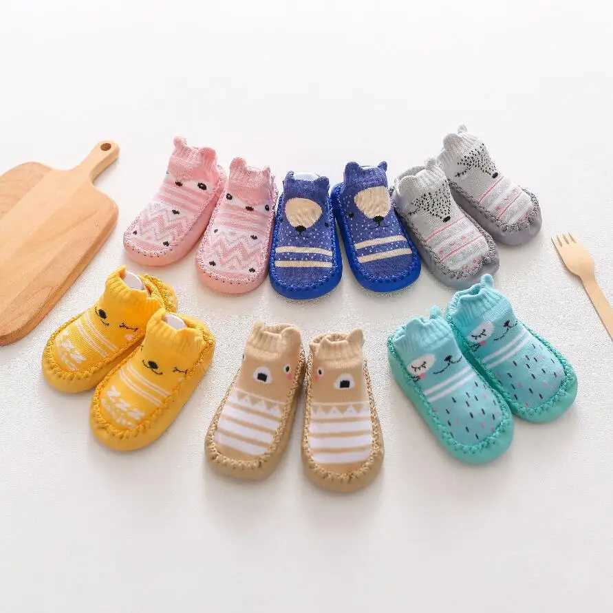 Newly born baby socks with rubber sole baby girl boy shoes spring and autumn baby floor socks non slip soft sole M240827