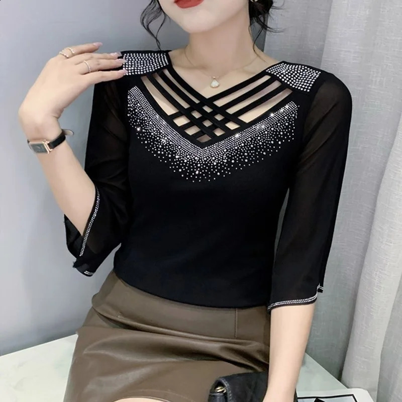 Wxw5101 Flare 1/3 Sleeve Womens V-neck Hollow Diamond Sexy T-shirt Womens Black Red Womens Summer T-shirt 240827