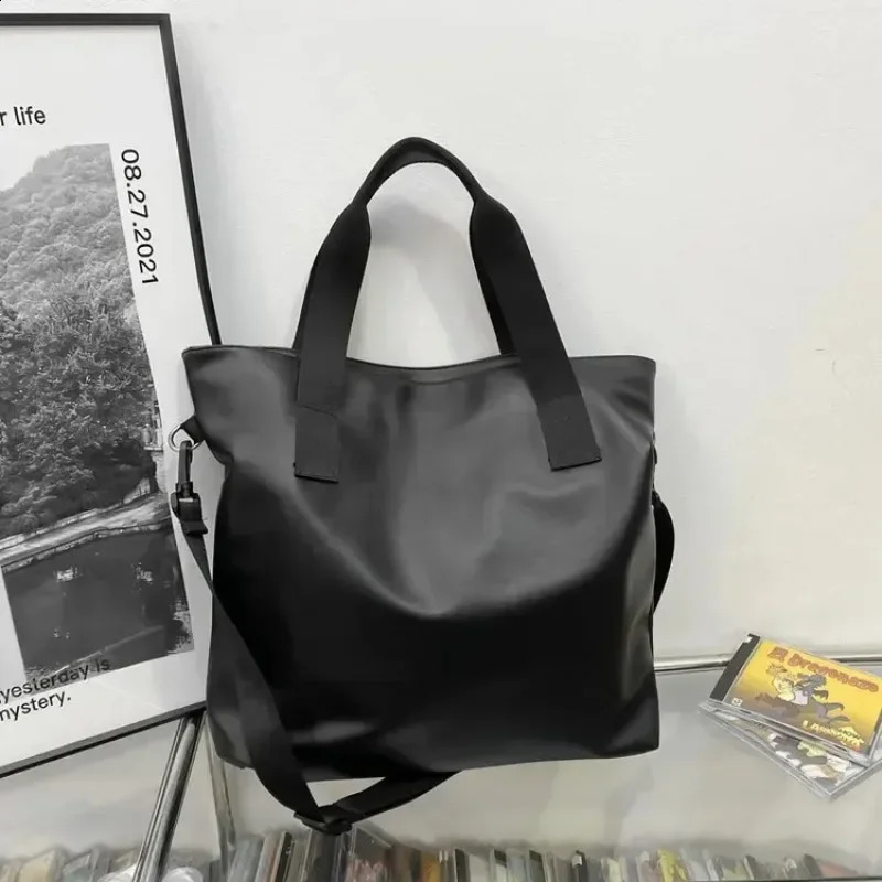 High Quality Large Capacity Tote Bag PU Leather Shopping Unisex Handbag Large Capacity Retro Light Mens Shoulder Bag 240827
