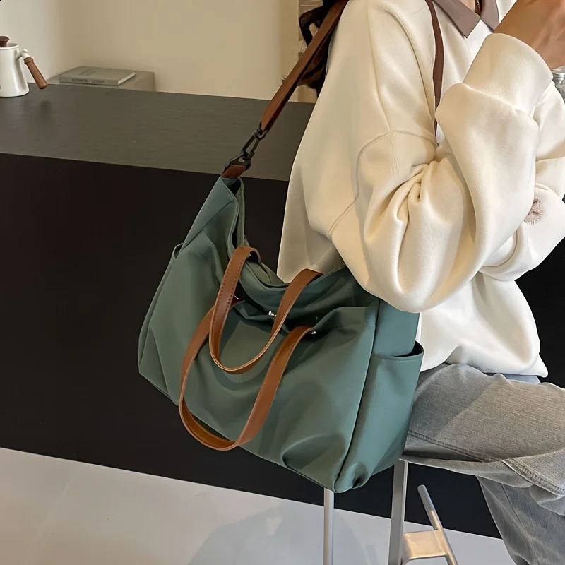 Large Capacity Nylon Material Tote Bag Casual And Simple Style Shoulder Bag For Women Daily Commute 240827
