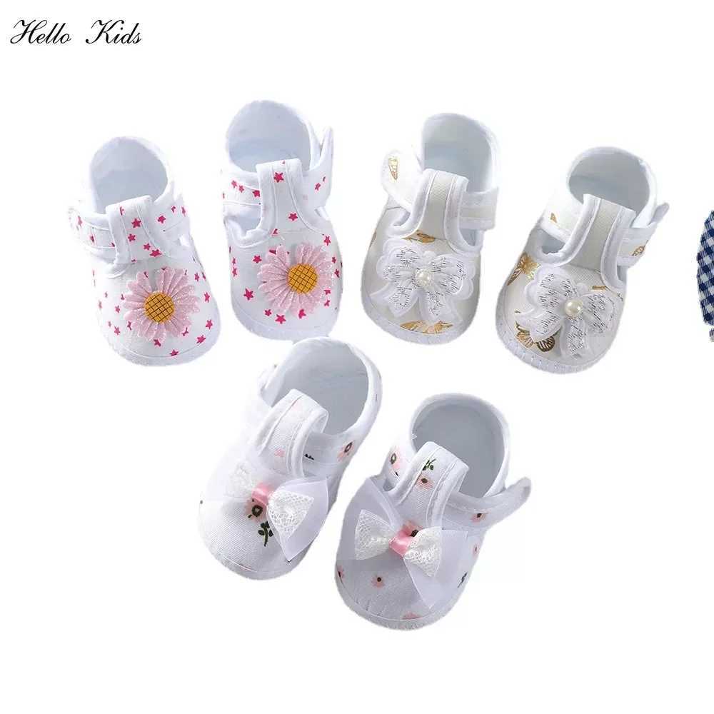 Cotton baby shoes with cartoon patterns for girls and boys first time walkers flat bottomed soft soled walking sandals 0-12 months old M240827