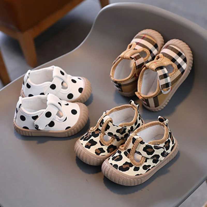 Childrens casual canvas shoes baby soft soled cloth shoes girls spring new fashion walking shoes childrens breathable princess shoes M240827