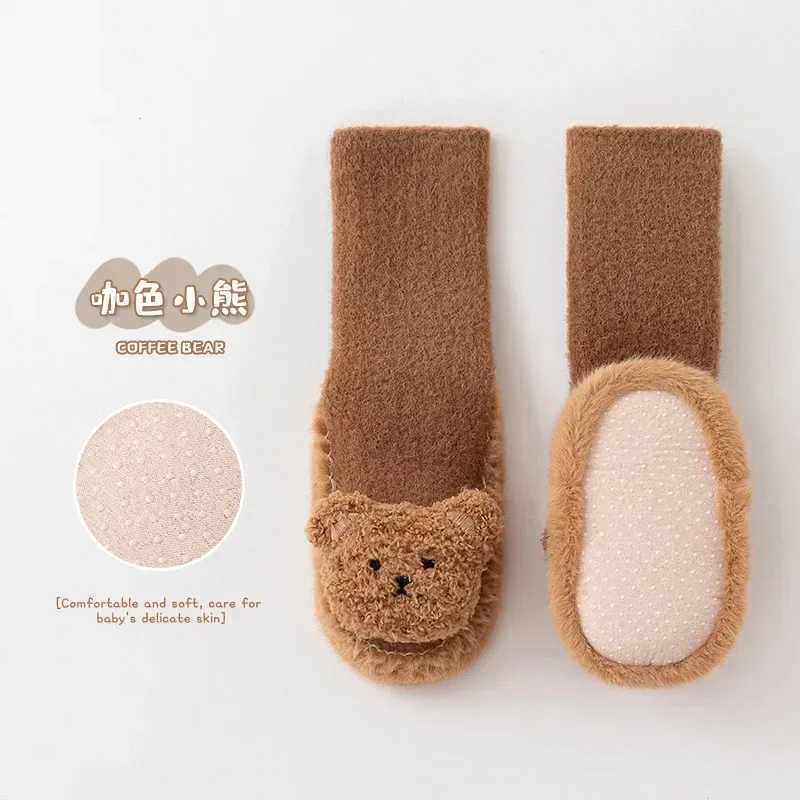 Autumn Warm Newborn First Step Walker Boy and Girl Treatment Cartoon Bear Calf Anti slip Floor Socks Shoes Winter Warm Indoor Angry Shoes M240827