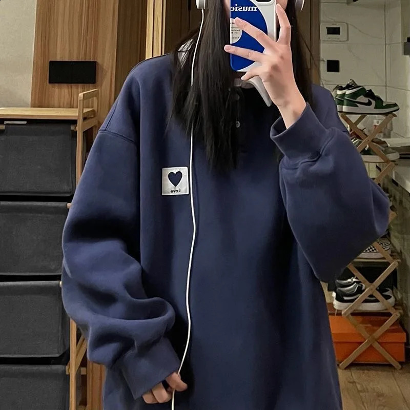 Polo neck hooded sweatshirt with heart-shaped pattern for women thick and warm autumn vintage womens hooded sweatshirt casual long sleeved oversized t
