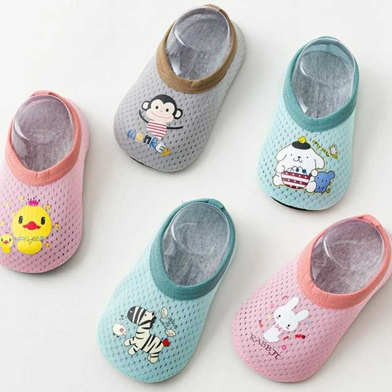 Baby floor socks shoes newborn baby soft sole anti slip girls first walking childrens family shoes 0-4 years old children M240827