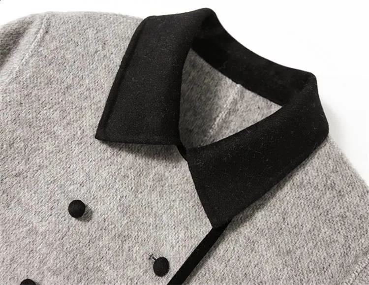 Autumn Womens AutumnWinter Wool Jacket Vintage Long Coat Korean Horn Button Elegant Thick Windproof Machine 240826