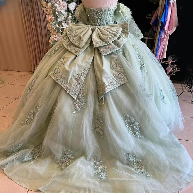 Mint Green Off The Shoulder Quinceanera Dresses Ball Gown Feathers Appliques Lace Bow Princess Sweet 15 16 Birthday Party Formal