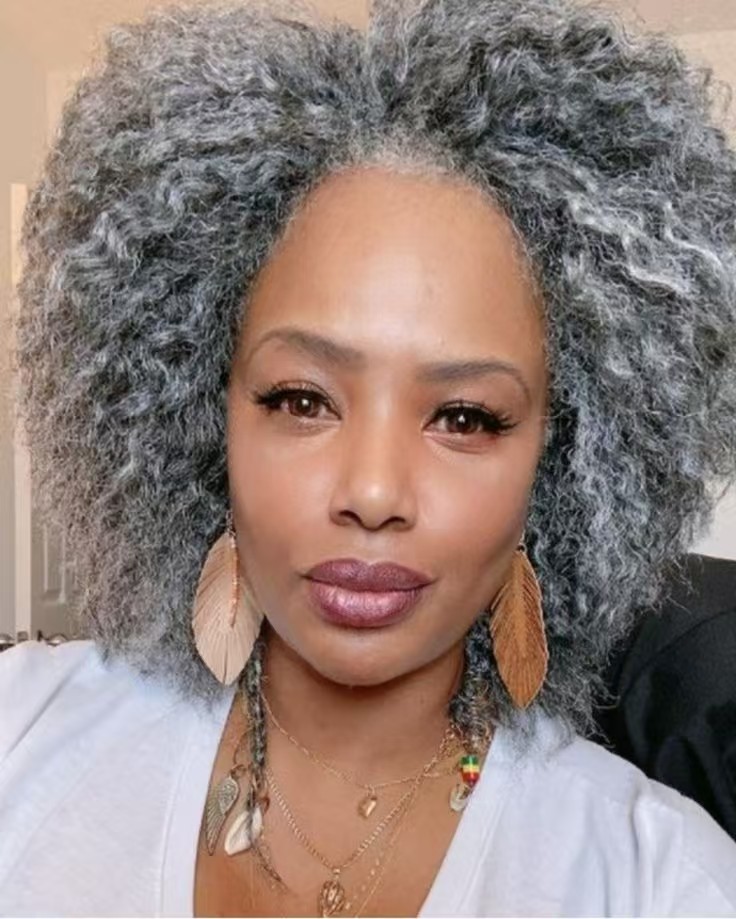 Amazing gray curly real brazilian hair wig salt and pepper silver grey new and rocking look raw hair weave wigs short afro kinki