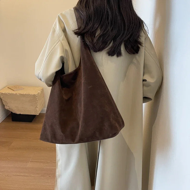 selling fashion minimalist large capacity womens shoulder bag high-quality casual womens premium bag free delivery 240828
