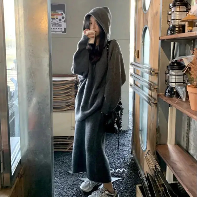 Korean Vneck twopiece skiing sweater casual womens knitted pullover high waisted fashionable winter clothing 240827