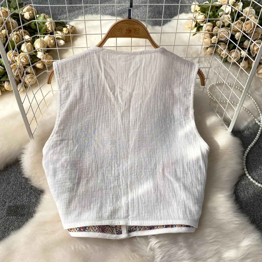 Ethnic style vest womens V-neck embroidered floral sleeveless vest womens all-around holiday beach vest autumn direct 240828