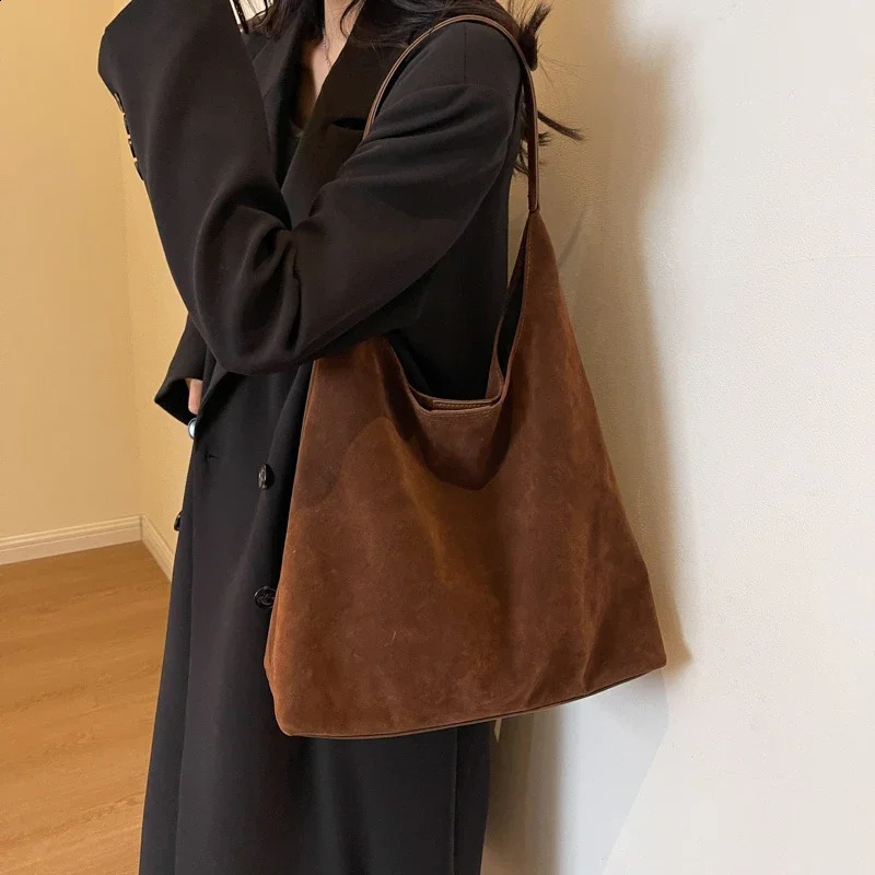 selling fashion minimalist large capacity womens shoulder bag high-quality casual womens premium bag free delivery 240828