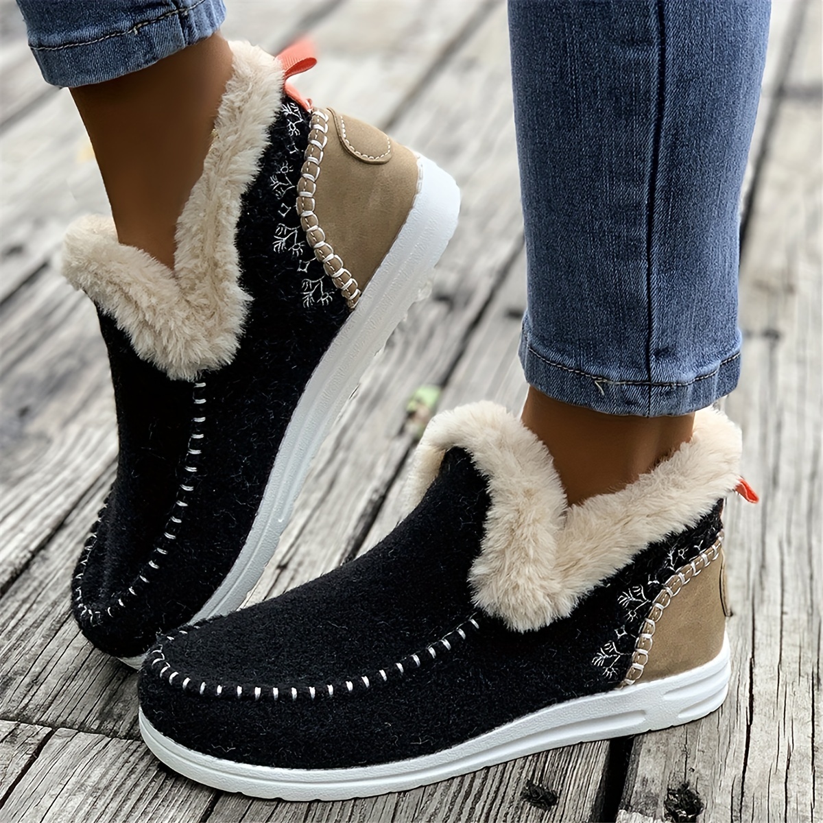 Winter Warmth Plush Lined Flat Shoes for Women - Thermal Insulation, Round Toe Design, Slip-On Closure, Water-Resistant, Breathable, Anti-Slip Sole