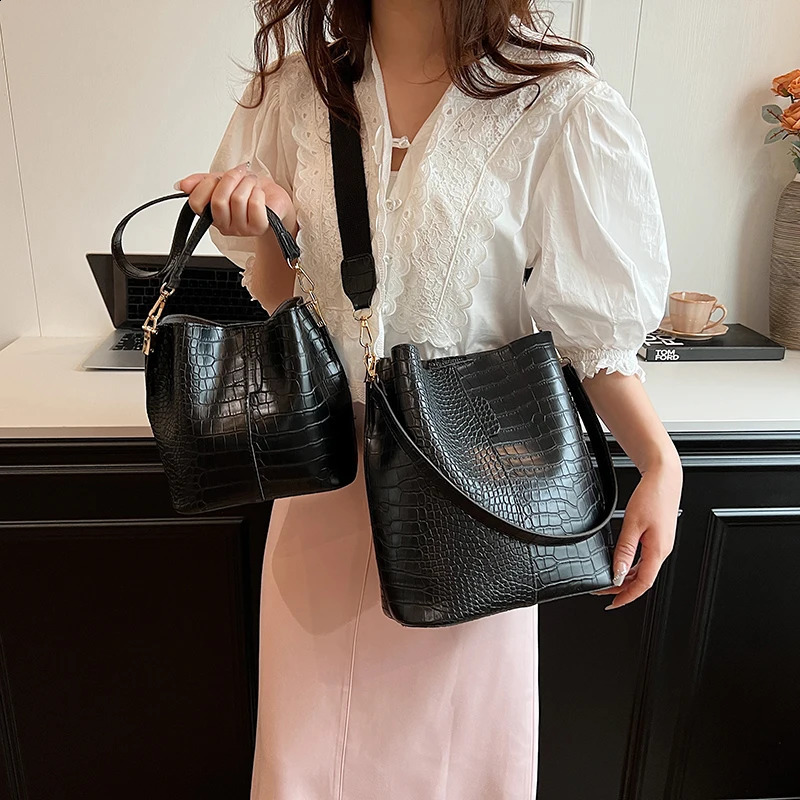 Alligator Bucket Classic Bags for Women PU Leather Shoulder Bag Female 2024 Trend Small Adjustable Strap Handbag 240828