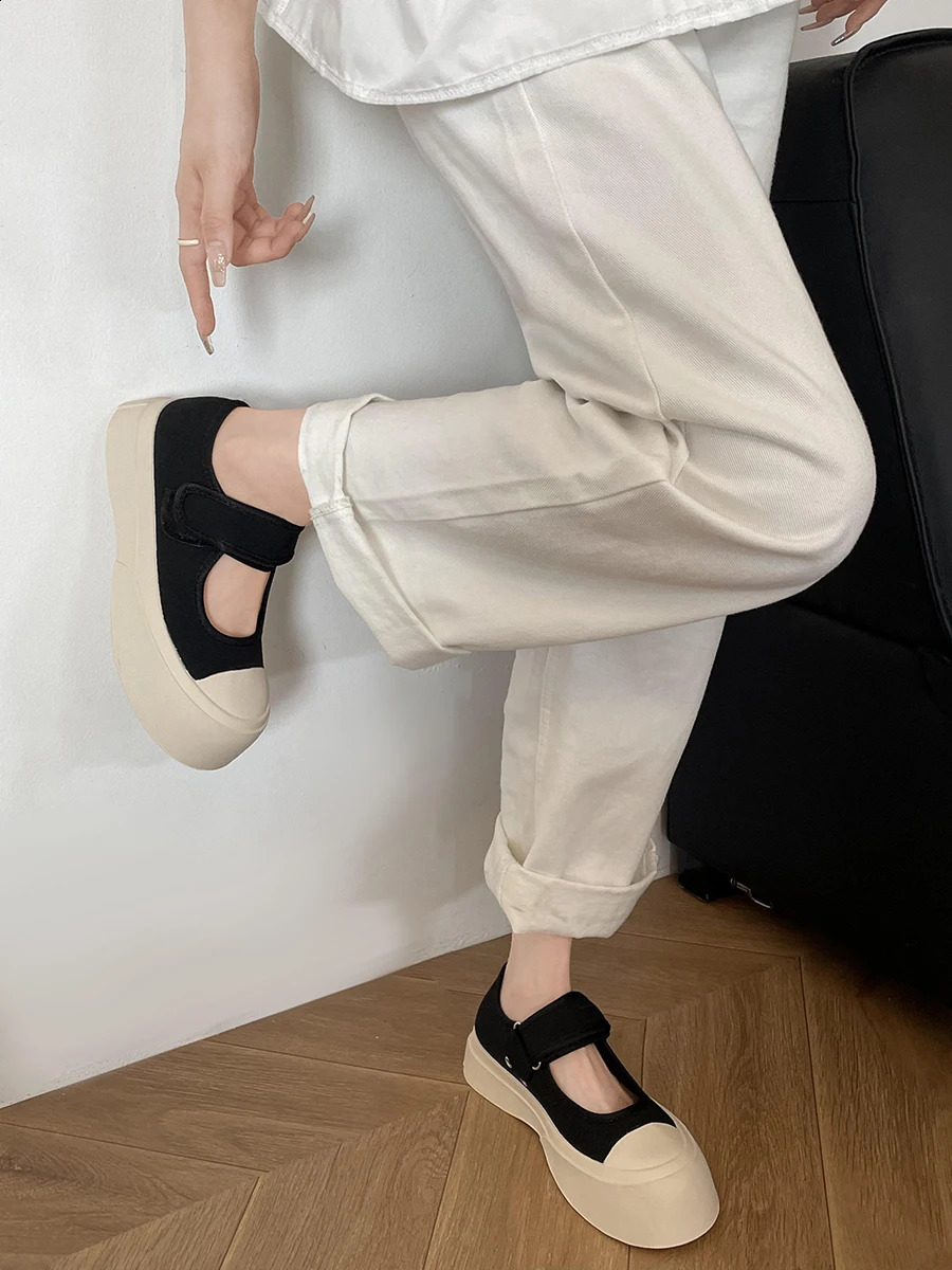 Summer shoes womens Clogs platform womens round toes casual womens sports shoes fully matched height increase shallow mouth 2024 Crawler S 240827