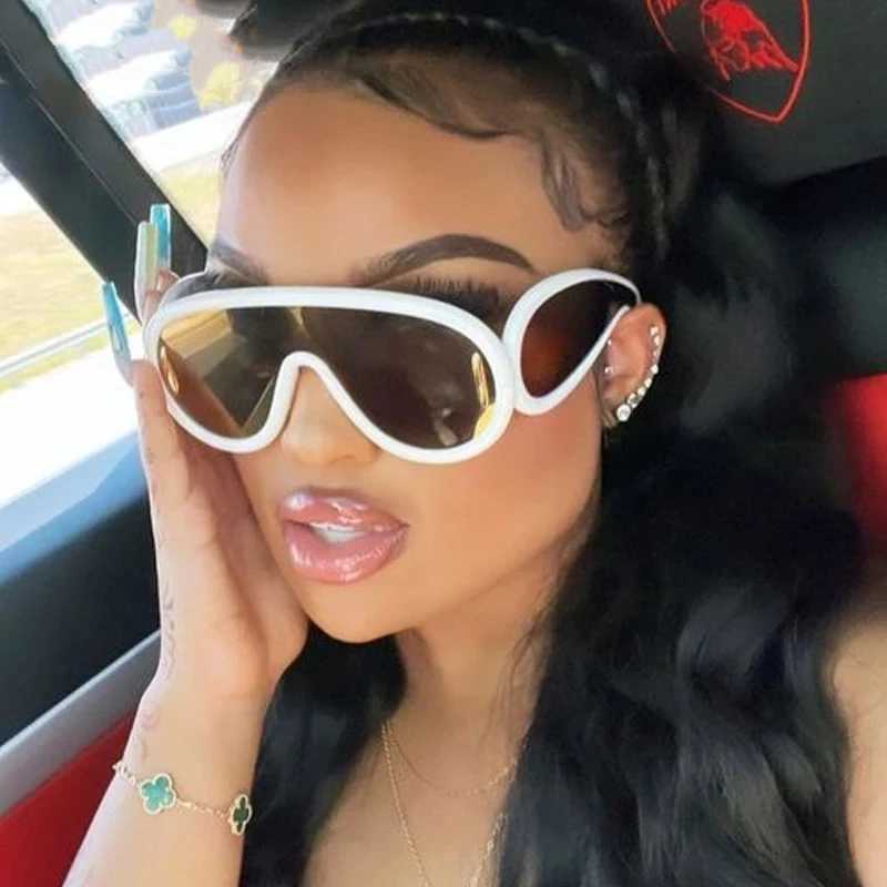 Oversized Wave Mask One-Piece Sunglasses Women Sports Y2K Punk Sun Glasses for Lady 2024 Luxury Brand Steampunk Eyewear Goggle Y240827
