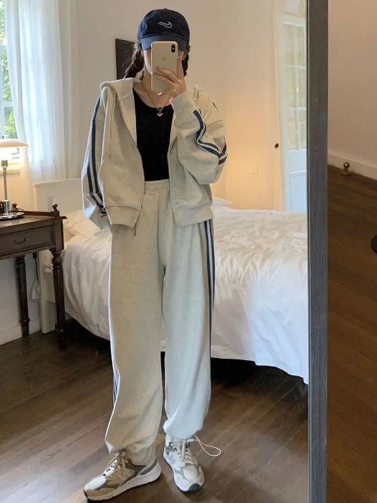 Sports Suit Women Autumn/winter Coat Student Loose Hooded Sweatshirt Sweat Pants Casual Two-piece Running Clothes Joggers Set 240827