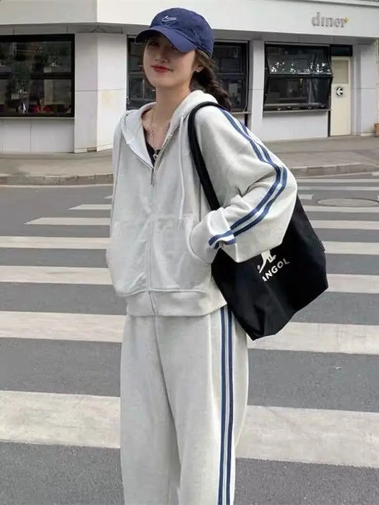 Sports Suit Women Autumn/winter Coat Student Loose Hooded Sweatshirt Sweat Pants Casual Two-piece Running Clothes Joggers Set 240827