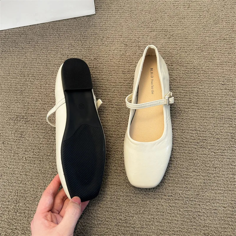 Shoes Woman Comfortable And Elegant Female Footwear Shallow Mouth Modis Retro Dress Grandma Flat Concise Retro Woman Sh 240826