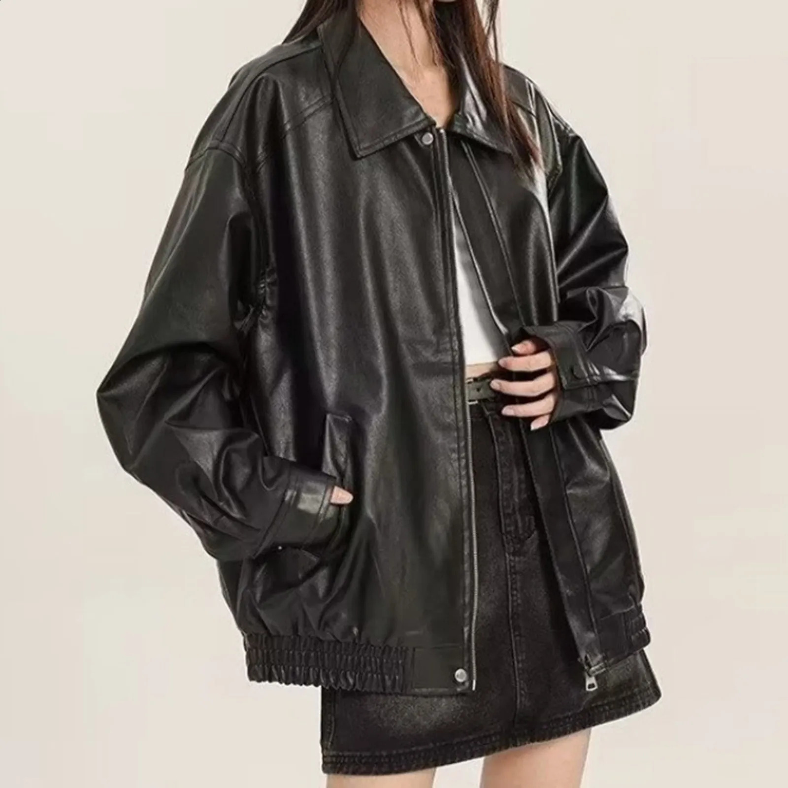 Womens fashionable long sleeved oversized leather jacket retro button and zipper leather jacket solid color street jacket 240827