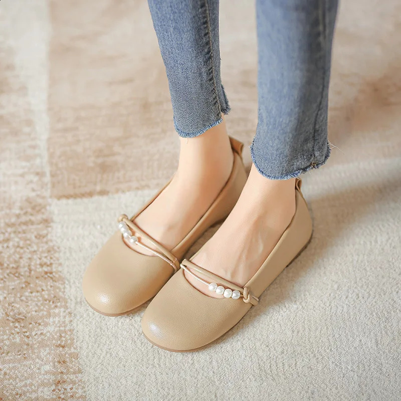 Shallow pearl decorative shoes for women 204 elegant casual womens sports shoes fully matched round toe flat bead Moccasin S 240827