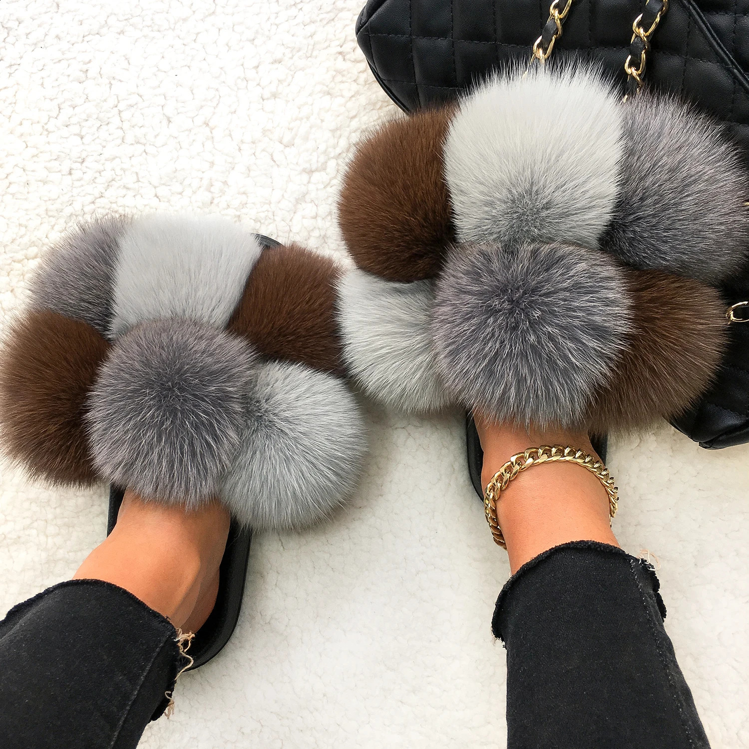 Real fox raccoon fur slider Pom fur slider fluffy flip cover plush fur ball slider flat beach sandals womens shoes 240827