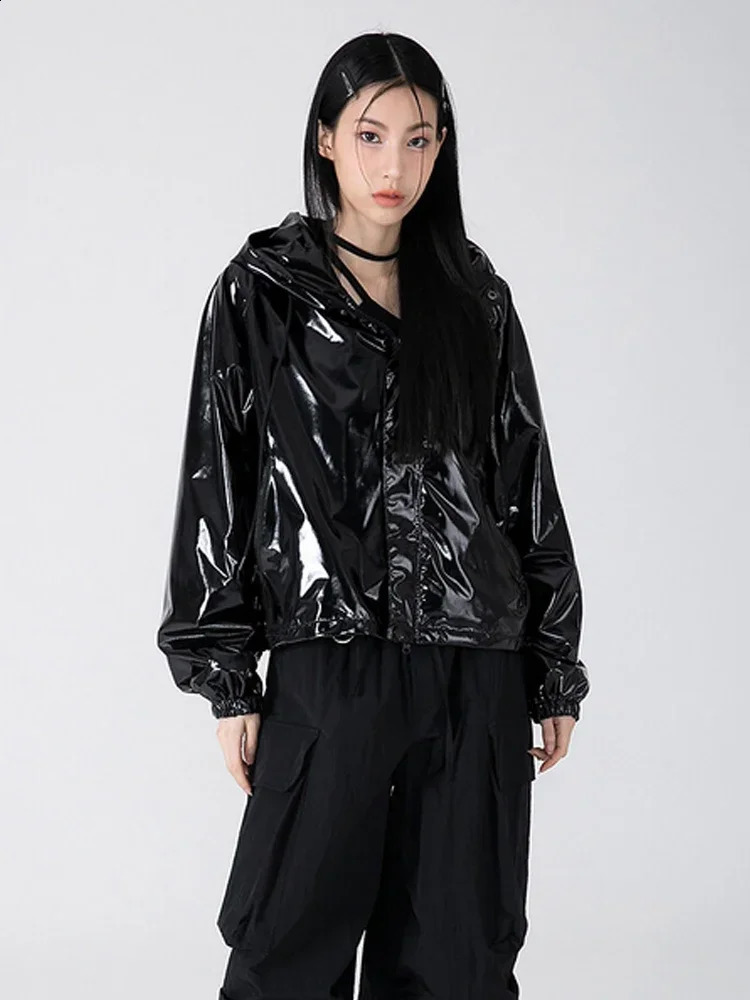 Womens smooth synthetic leather hooded jacket solid color shiny PU waterproof jacket long sleeved PVC jacket customized 240827