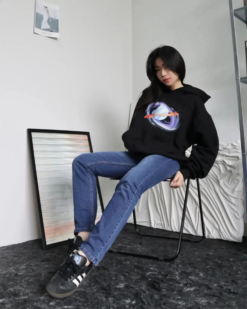 Street Cartoon Animation Printed Pullover Hoodie Mens Y2k Harajuku Retro High Fashion Oversized Sweatshirt Womens 240827