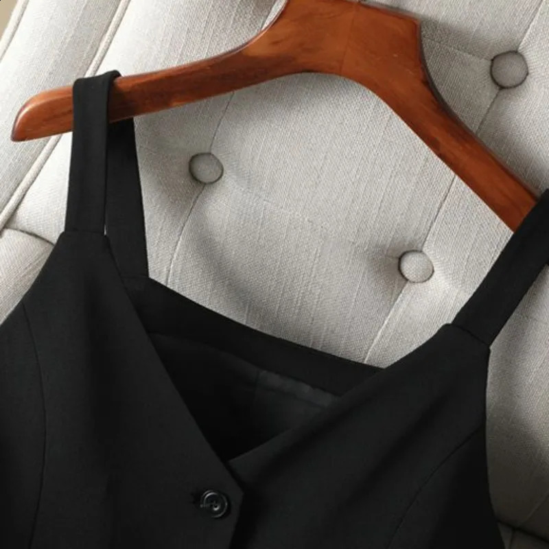 Wxw0725 black and white crop top vest womens single chest vest womens sexy jacket womens short womens vest thin sexy spring 240828